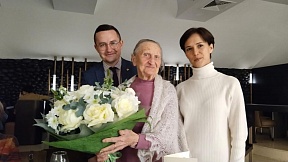 5 февраля сотрудники Посольства России в Абхазии и Дома Москвы поздравили ветерана Великой Отечественной войны Т.Г.Литовка с вековым юбилеем.